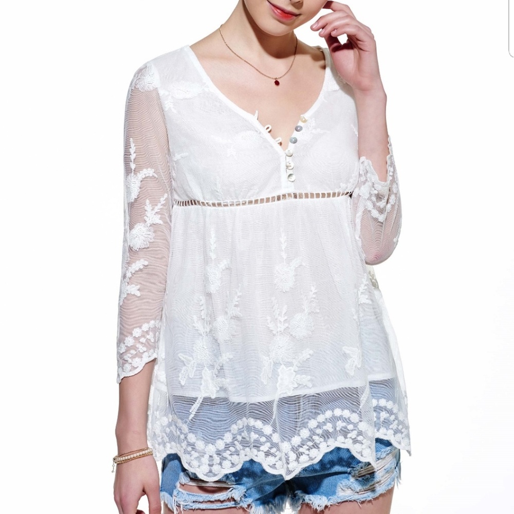 Lightweight white blouse - Picture 1 of 6